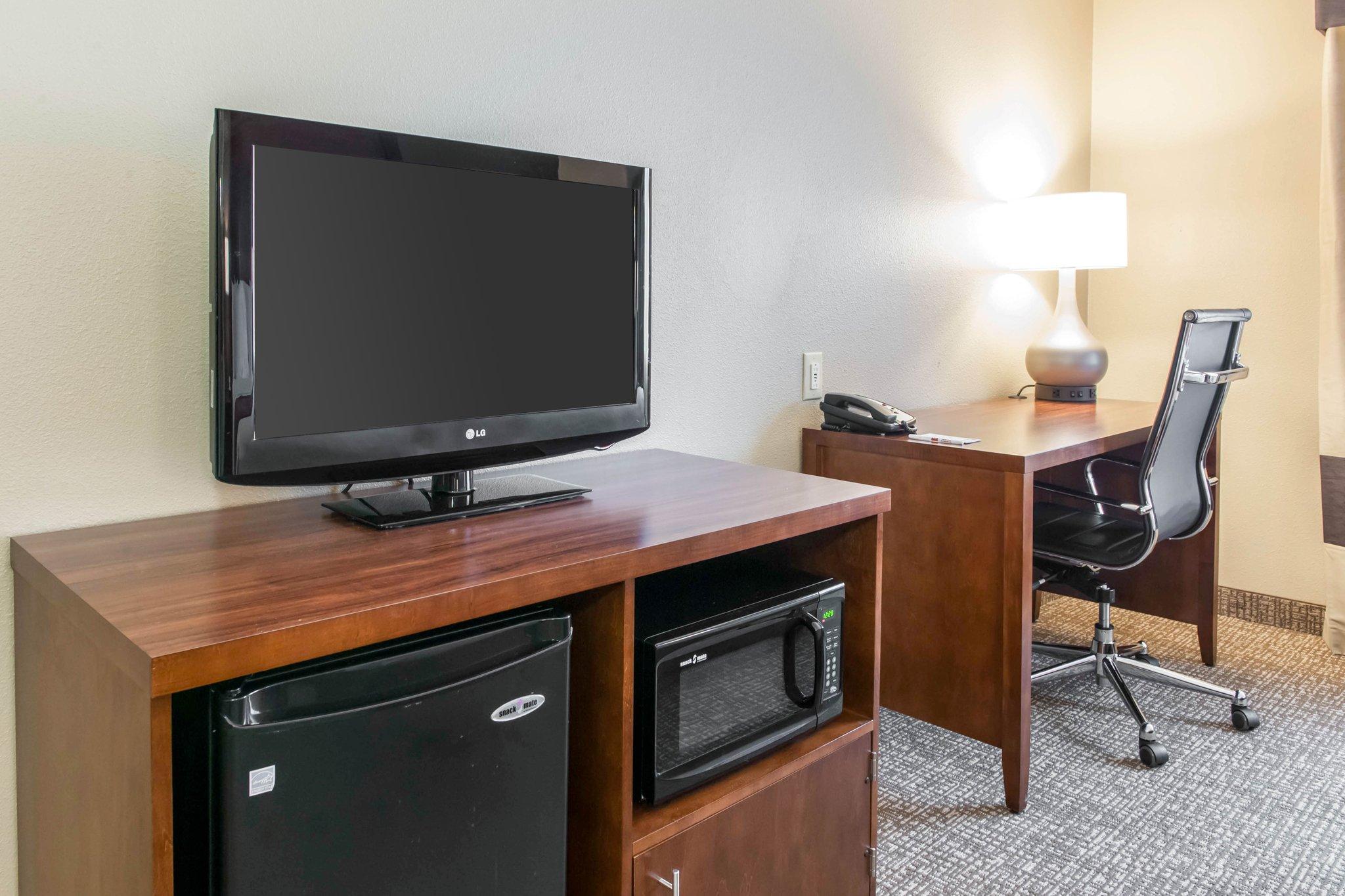 Comfort Suites Terre Haute University Area Zewnętrze zdjęcie