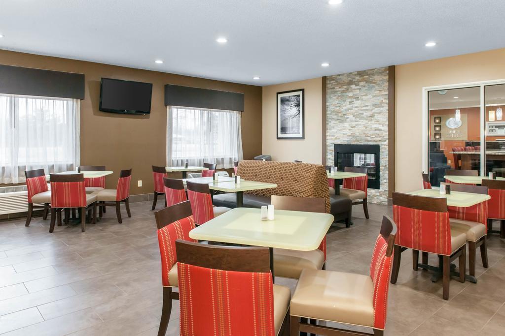 Comfort Suites Terre Haute University Area Zewnętrze zdjęcie