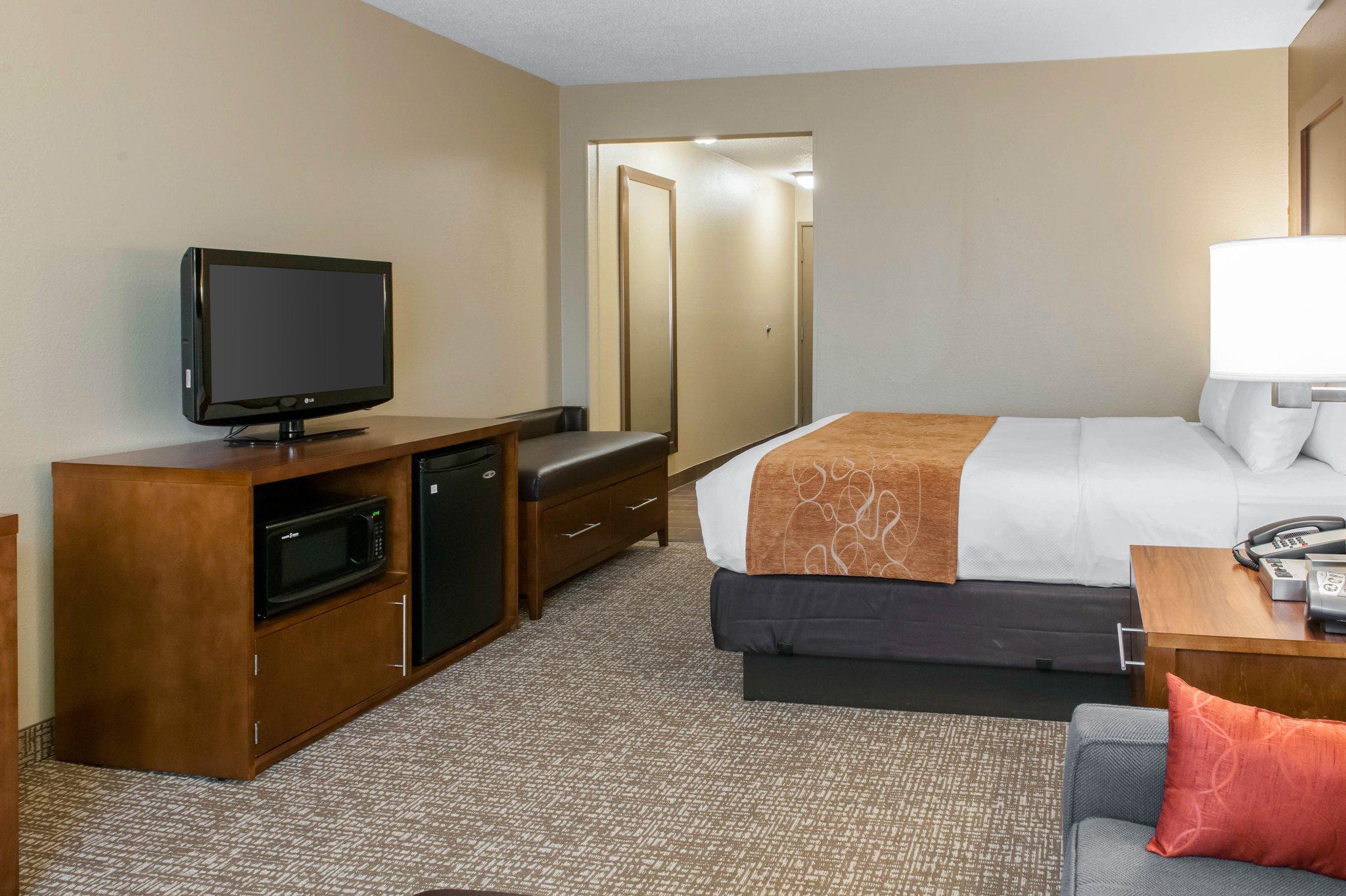 Comfort Suites Terre Haute University Area Zewnętrze zdjęcie