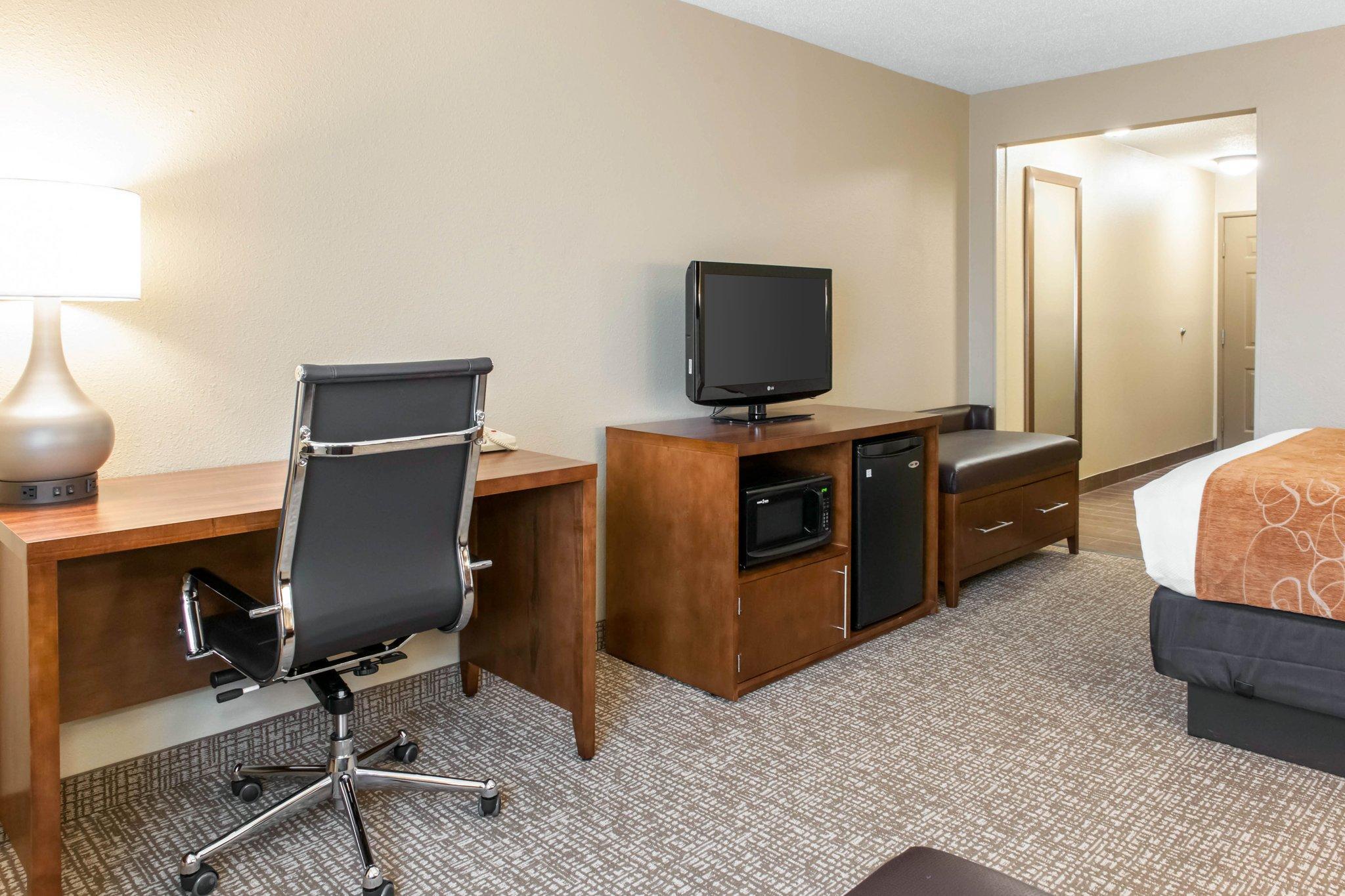 Comfort Suites Terre Haute University Area Zewnętrze zdjęcie