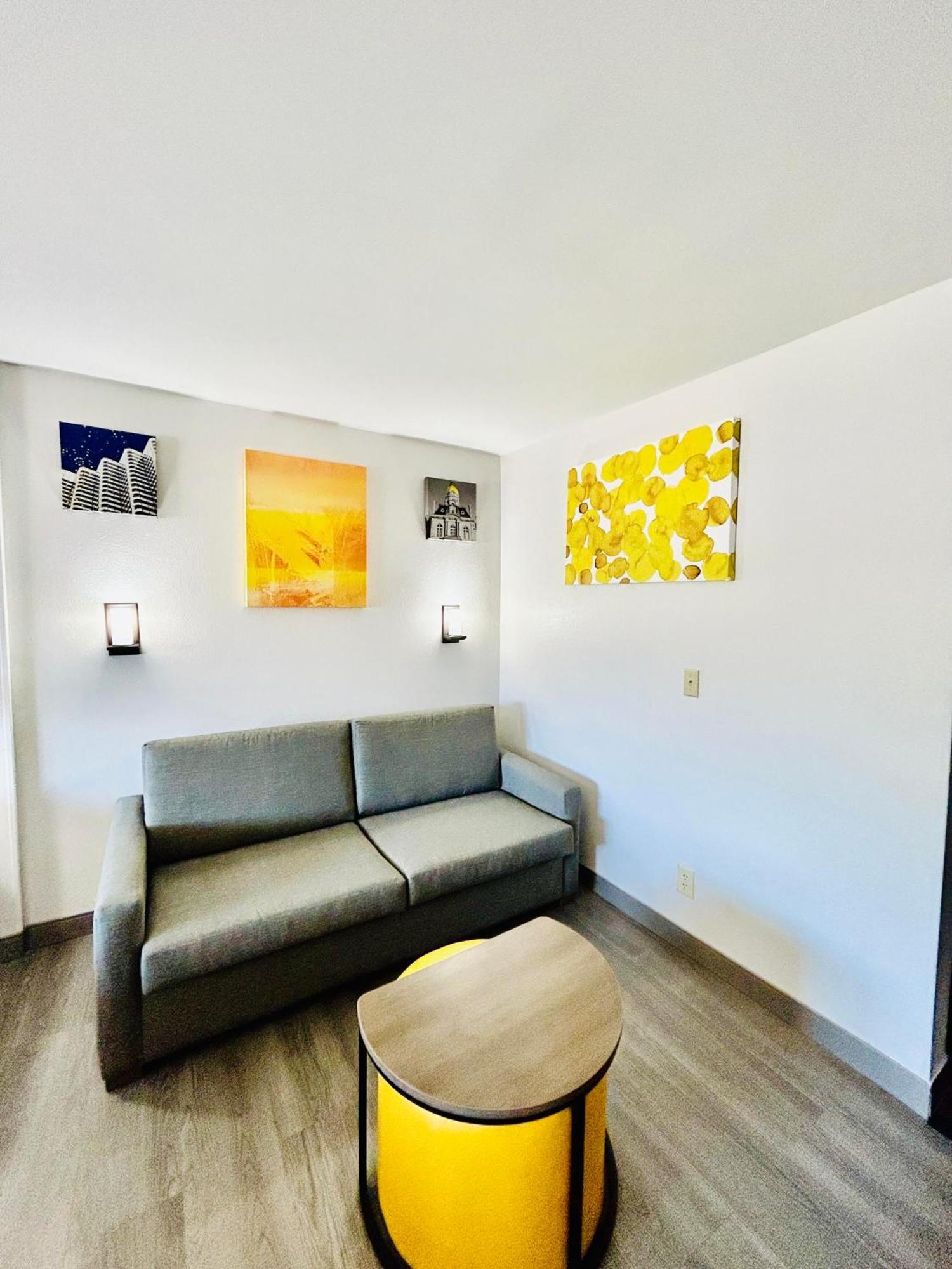 Comfort Suites Terre Haute University Area Zewnętrze zdjęcie