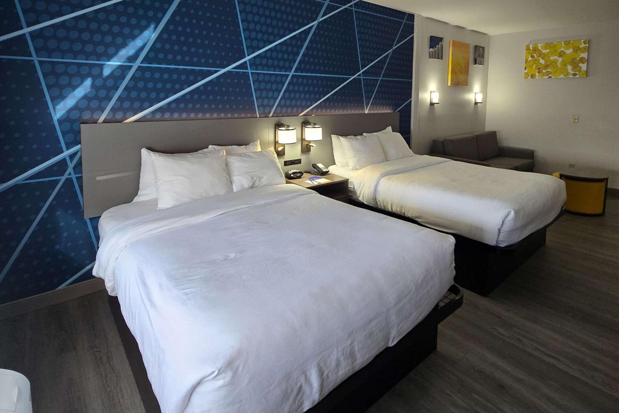 Comfort Suites Terre Haute University Area Zewnętrze zdjęcie